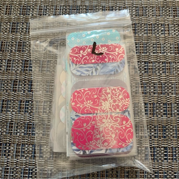 Jamberry Nail Wraps, Largest 6 sizes, Over 600 individual from Original Sheets - Picture 10 of 13